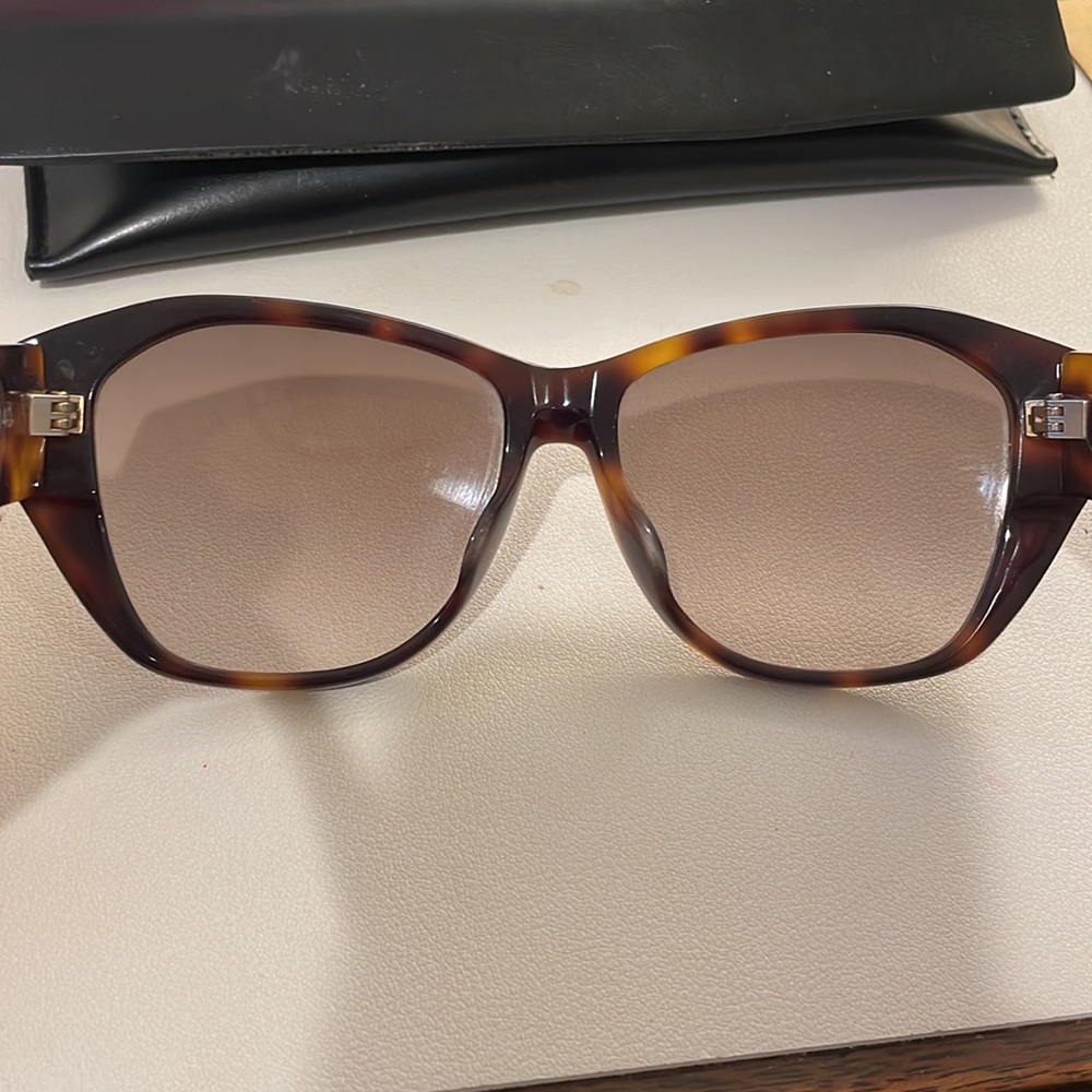 YSL Saint Laurent Sunglasses- 100% Authentic - Picture 5 of 7